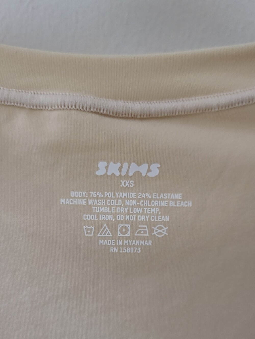 Skims Fits Everybody T-Shirt Bodysuit in Sand Nude Sz XXS NWT - Picture 8 of 11